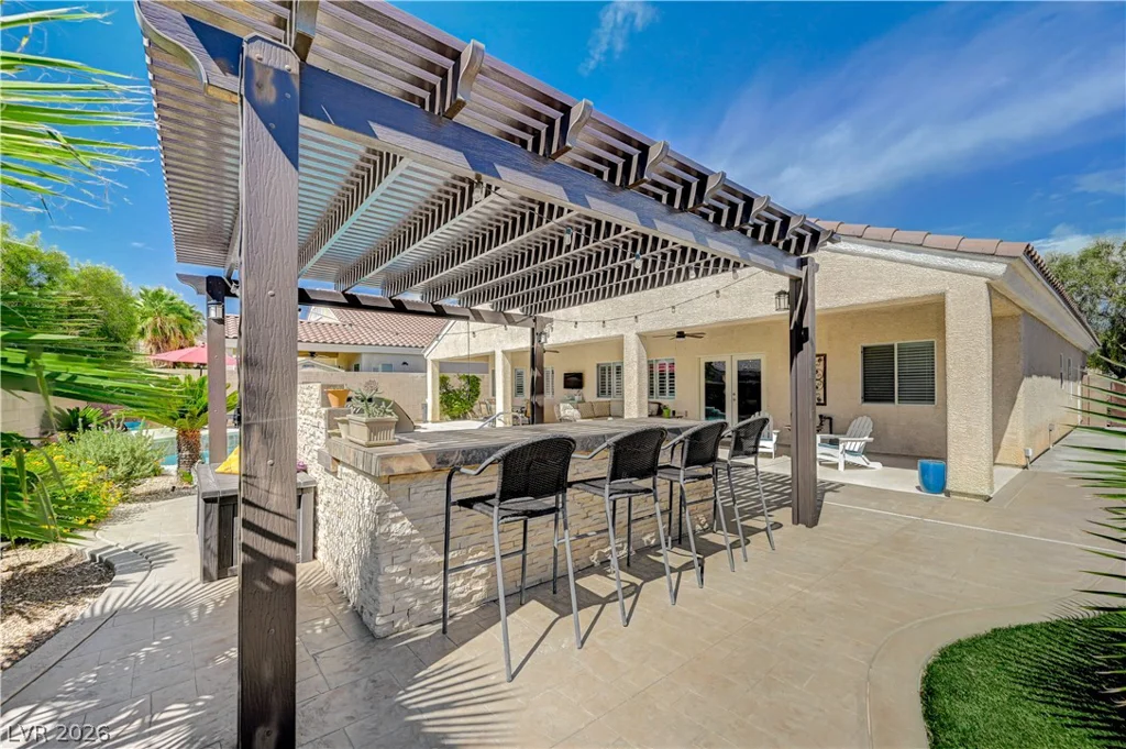 5669 Victoria Regina, Las Vegas, NV 89139