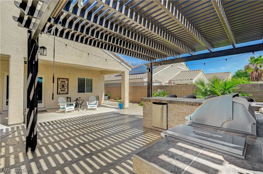 5669 Victoria Regina, Las Vegas, NV 89139