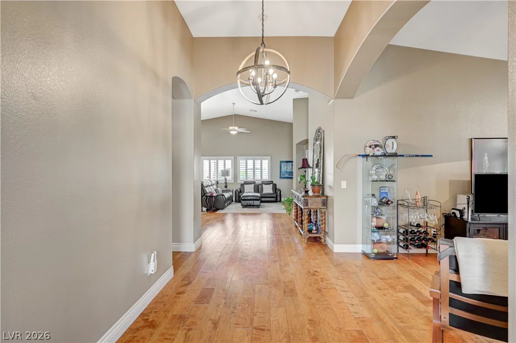 5669 Victoria Regina, Las Vegas, NV 89139