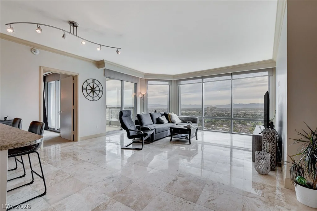 322 Karen, Las Vegas, NV 89109