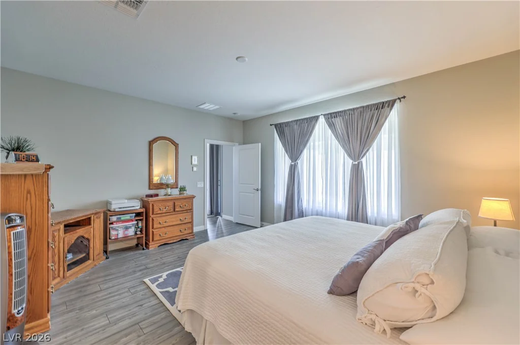 2404 Elmont, North Las Vegas, NV 89086