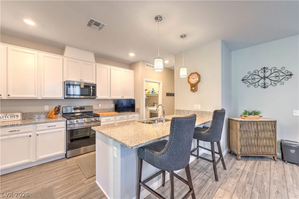 2404 Elmont, North Las Vegas, NV 89086