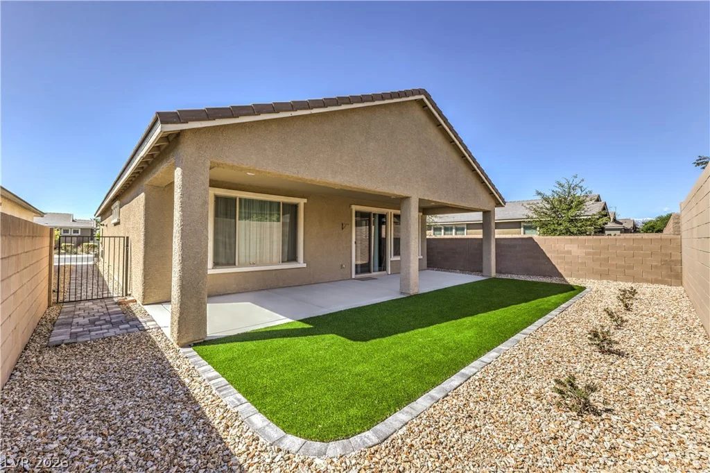 2404 Elmont, North Las Vegas, NV 89086