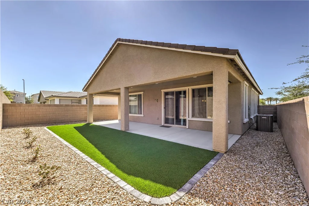 2404 Elmont, North Las Vegas, NV 89086