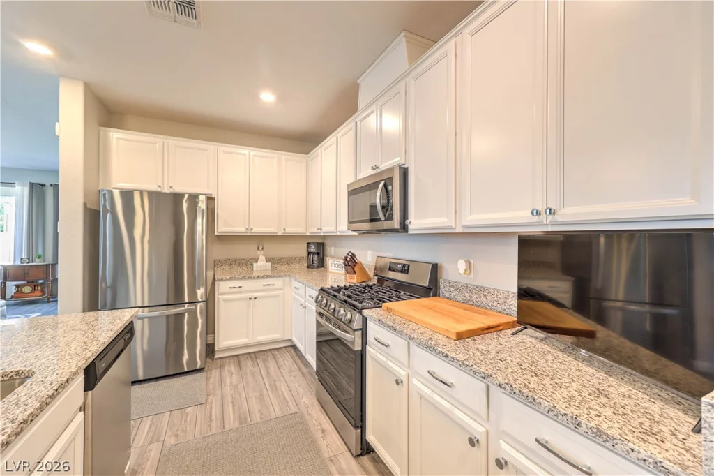 2404 Elmont, North Las Vegas, NV 89086