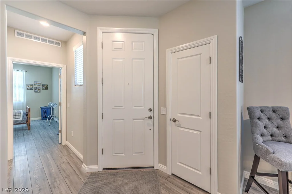 2404 Elmont, North Las Vegas, NV 89086