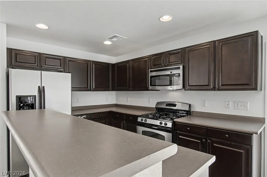 6825 Briarwood Bend, Las Vegas, NV 89130