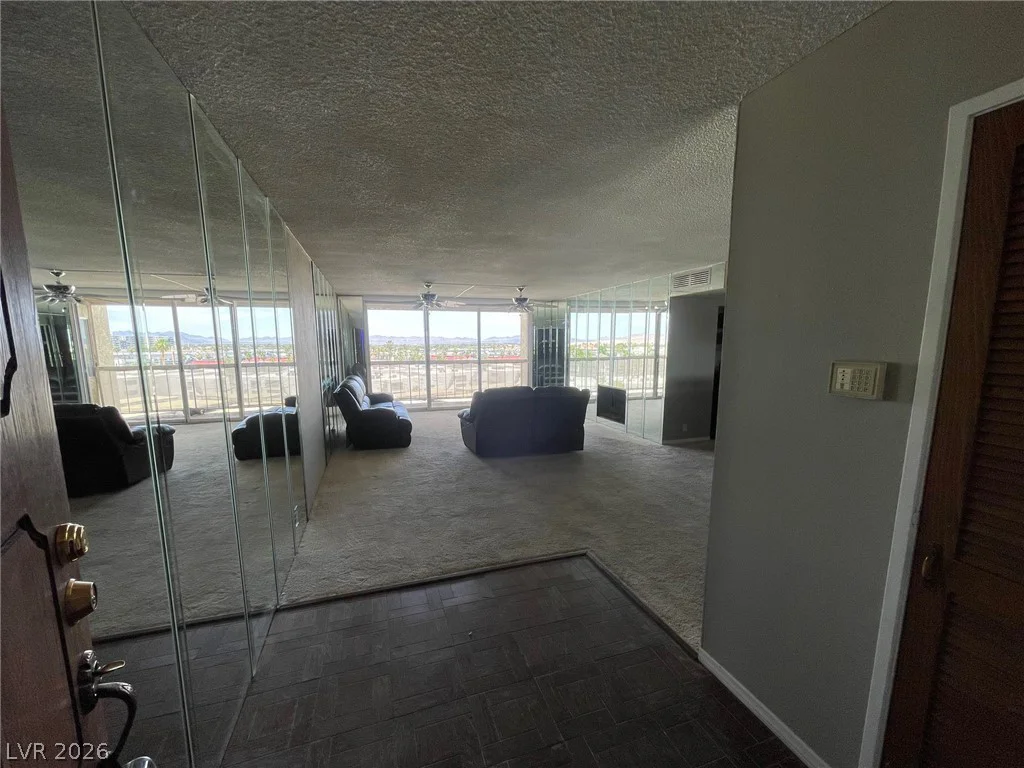 750 Royal Crest, Las Vegas, NV 89169