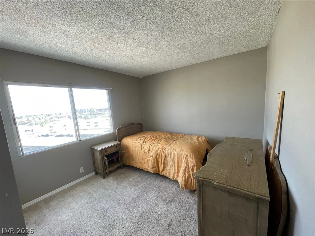 750 Royal Crest, Las Vegas, NV 89169