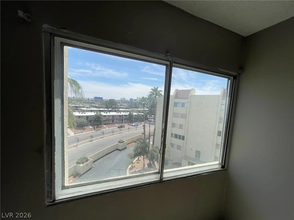 750 Royal Crest, Las Vegas, NV 89169