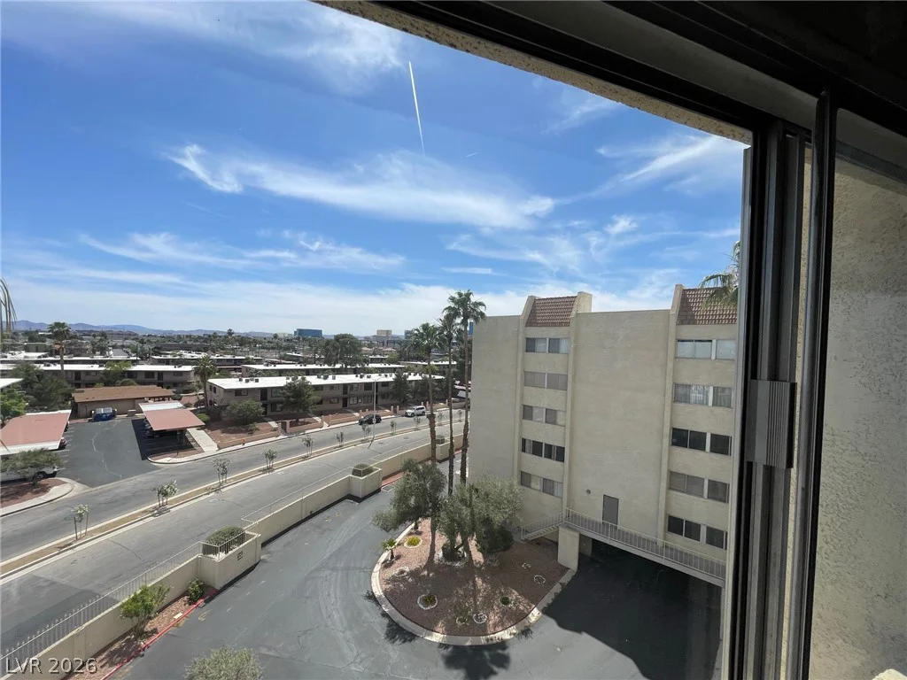 750 Royal Crest, Las Vegas, NV 89169