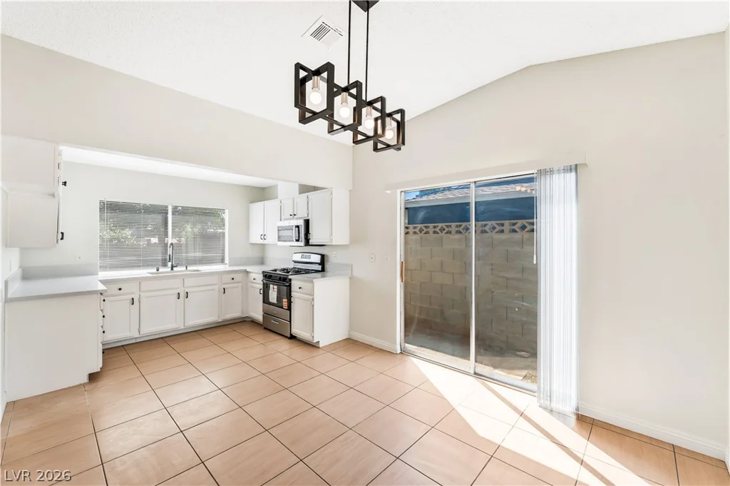 218 Dolorosa, Las Vegas, NV 89110