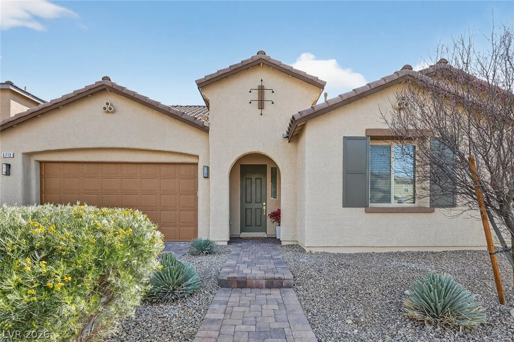 5713 Silver Cascade, Las Vegas, NV 89131