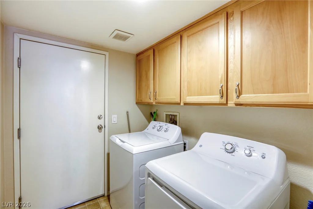 3975 Hualapai, Las Vegas, NV 89129