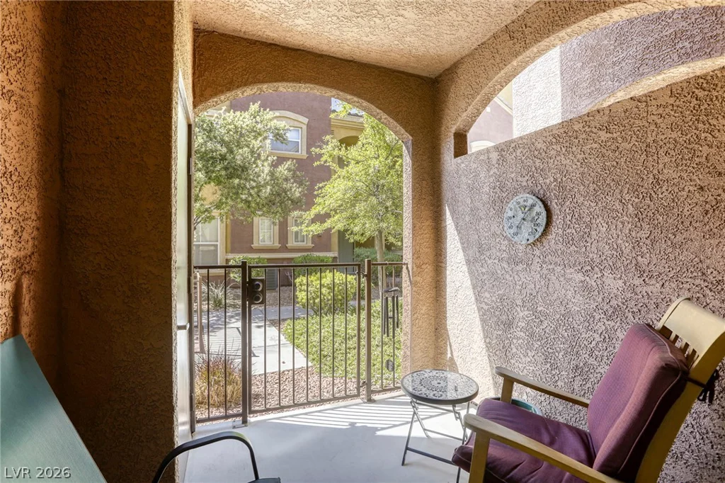 3975 Hualapai, Las Vegas, NV 89129