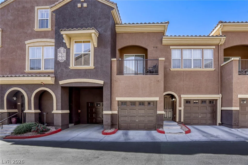 3975 Hualapai, Las Vegas, NV 89129