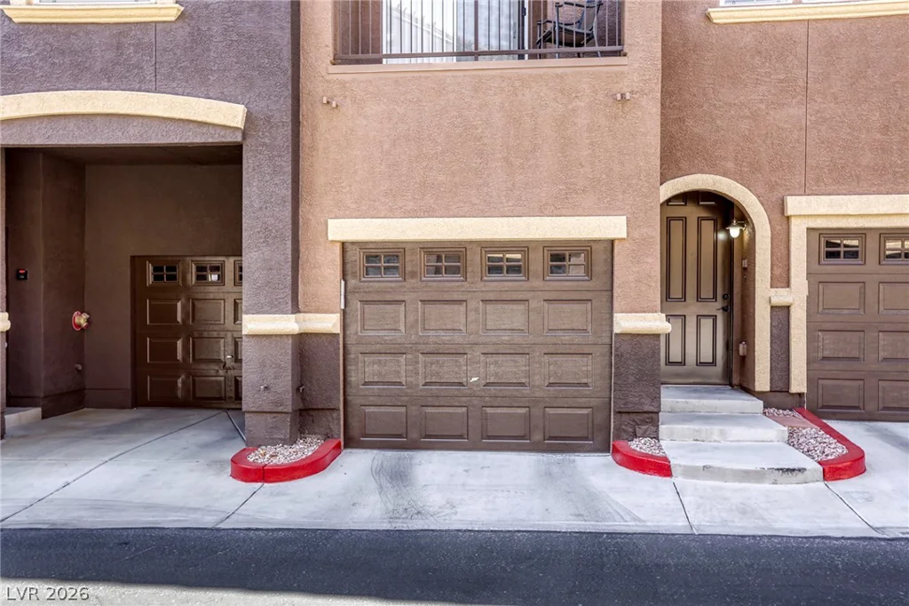 3975 Hualapai, Las Vegas, NV 89129