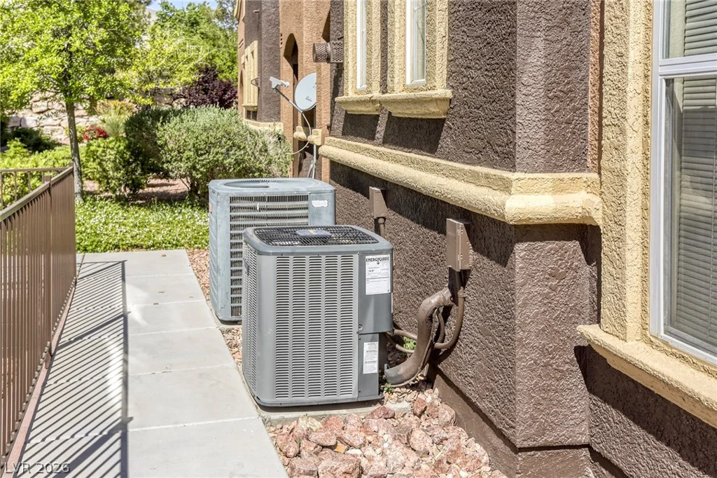 3975 Hualapai, Las Vegas, NV 89129