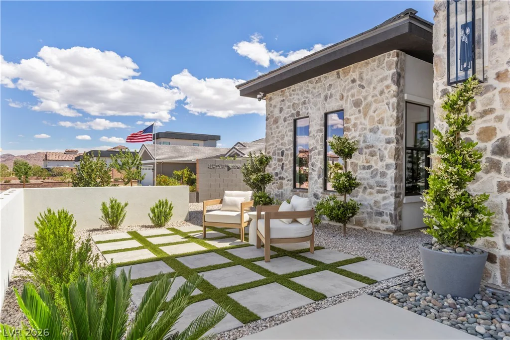 641 Patti Ann Woods, Henderson, NV 89002