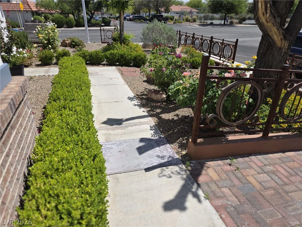 7000 Carrondale, Las Vegas, NV 89128