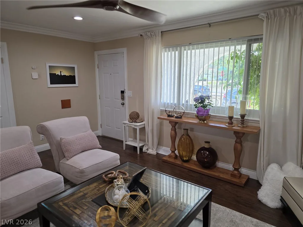 7000 Carrondale, Las Vegas, NV 89128