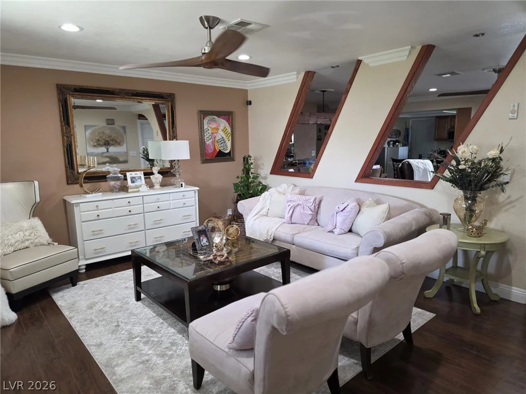 7000 Carrondale, Las Vegas, NV 89128