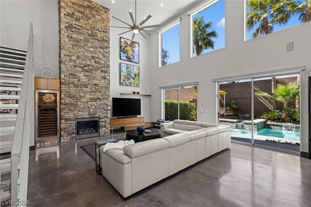 1425 Canyon Ledge, Las Vegas, NV 89117
