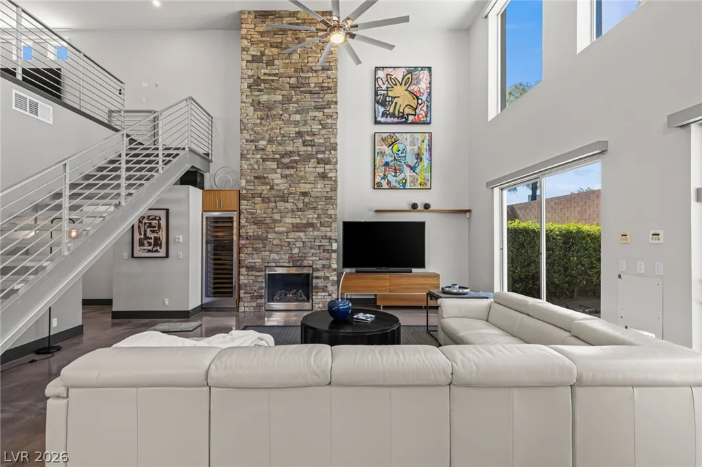 1425 Canyon Ledge, Las Vegas, NV 89117