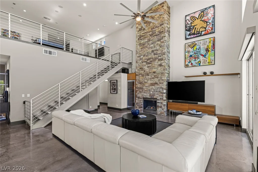 1425 Canyon Ledge, Las Vegas, NV 89117