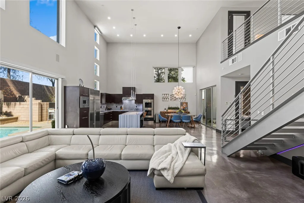 1425 Canyon Ledge, Las Vegas, NV 89117