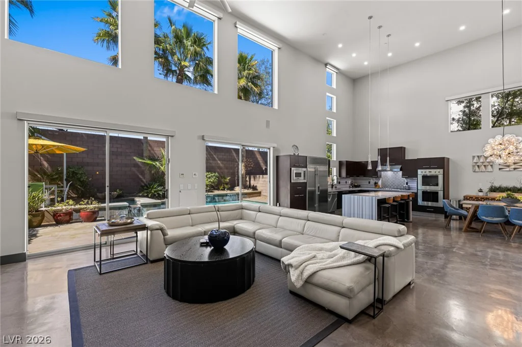 1425 Canyon Ledge, Las Vegas, NV 89117