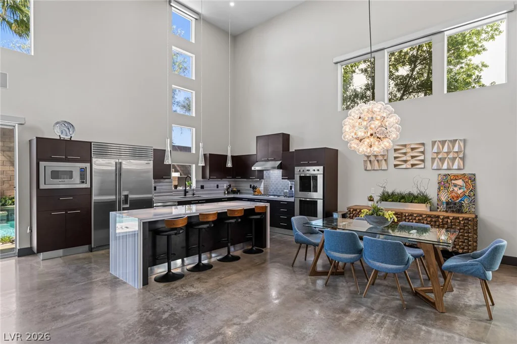 1425 Canyon Ledge, Las Vegas, NV 89117