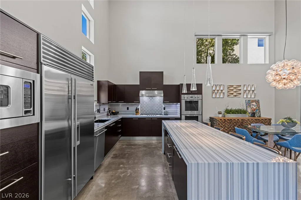 1425 Canyon Ledge, Las Vegas, NV 89117