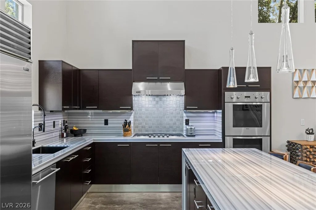 1425 Canyon Ledge, Las Vegas, NV 89117