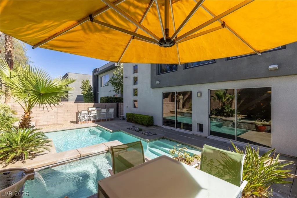 1425 Canyon Ledge, Las Vegas, NV 89117