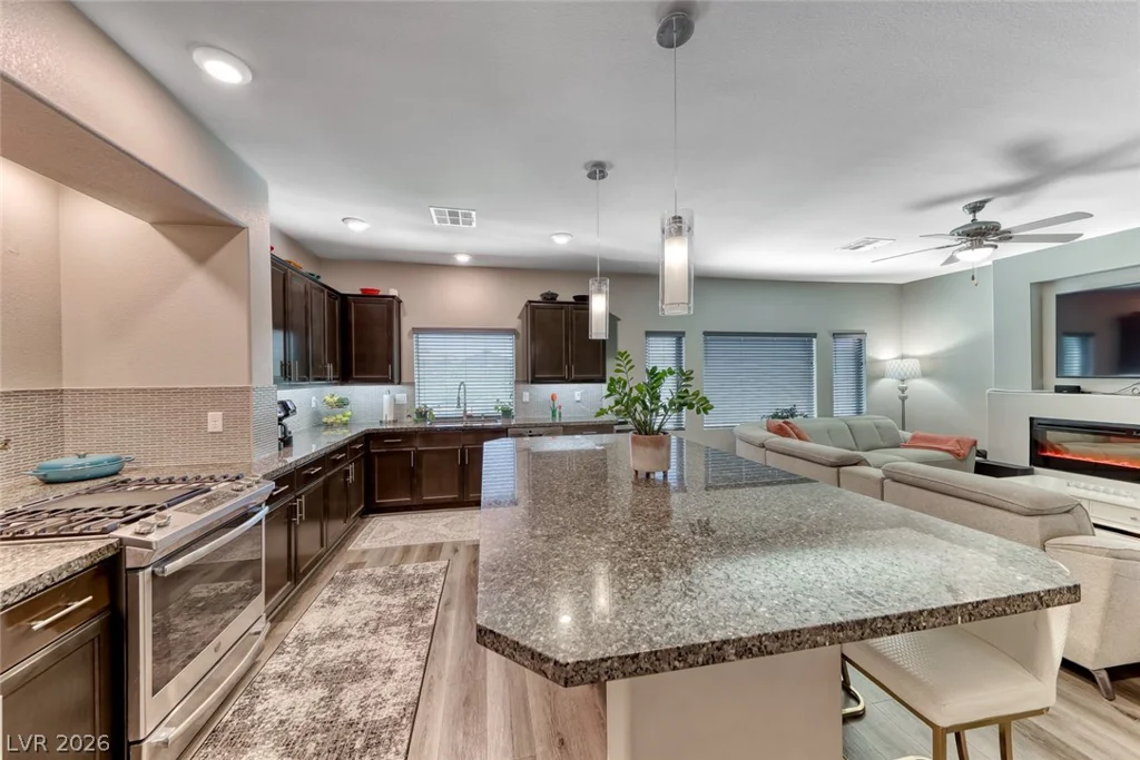 11210 Formosa Springs, Las Vegas, NV 89183
