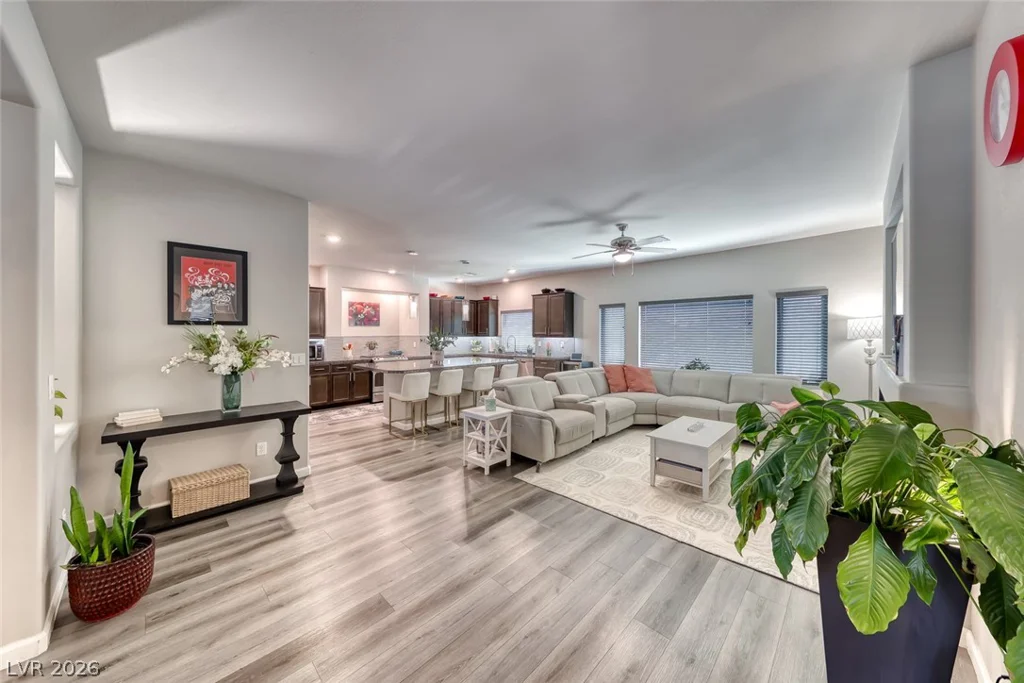 11210 Formosa Springs, Las Vegas, NV 89183