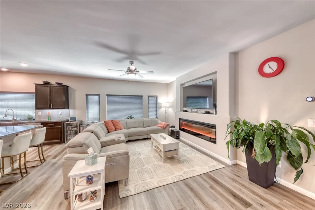 11210 Formosa Springs, Las Vegas, NV 89183