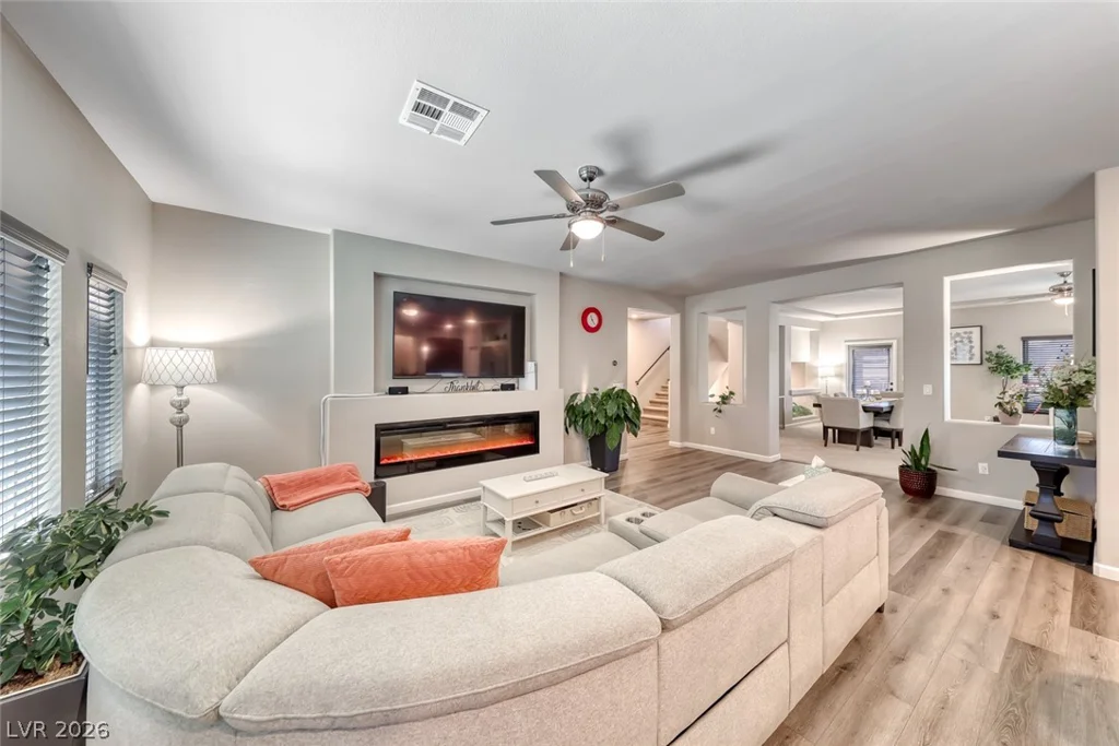 11210 Formosa Springs, Las Vegas, NV 89183