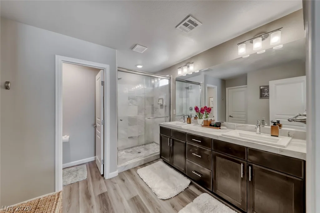 11210 Formosa Springs, Las Vegas, NV 89183