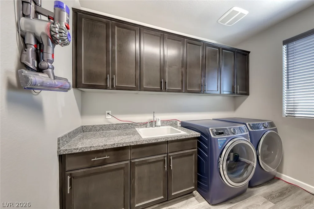 11210 Formosa Springs, Las Vegas, NV 89183