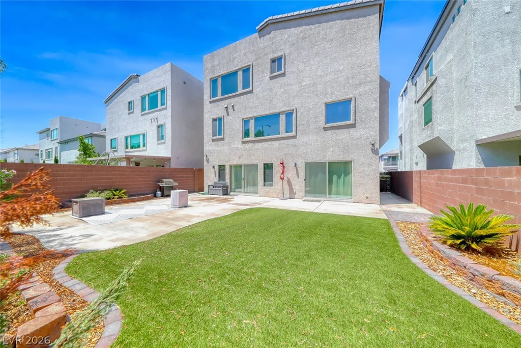 11210 Formosa Springs, Las Vegas, NV 89183