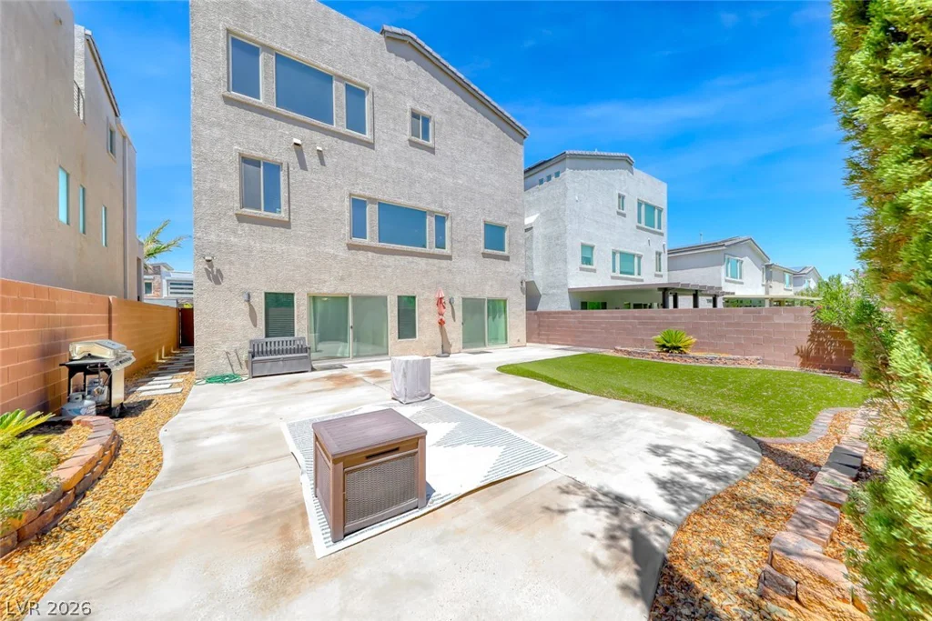 11210 Formosa Springs, Las Vegas, NV 89183