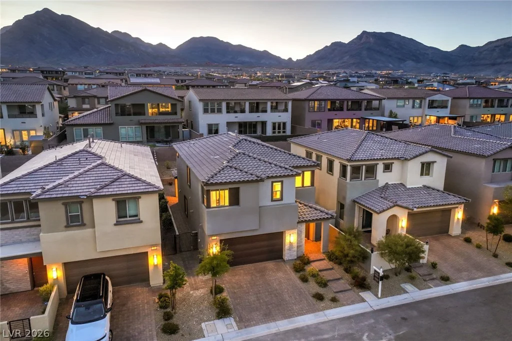 175 Medianoche, Las Vegas, NV 89138