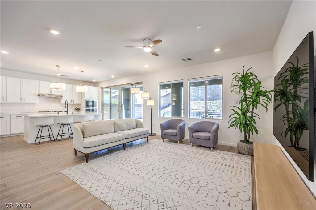 175 Medianoche, Las Vegas, NV 89138