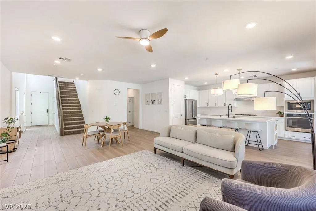 175 Medianoche, Las Vegas, NV 89138