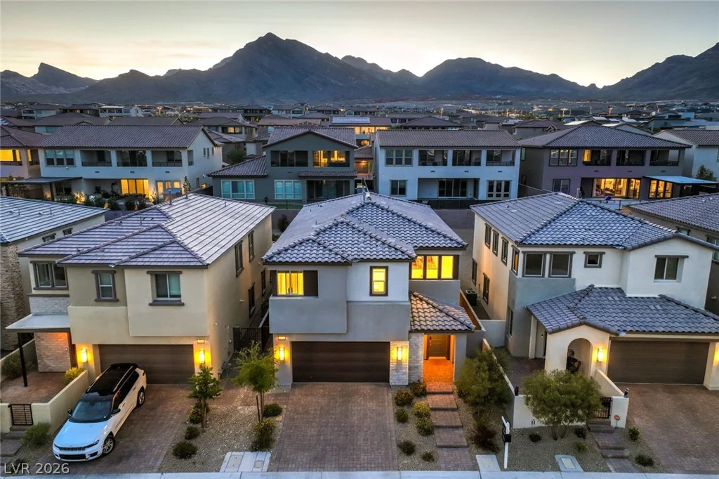 175 Medianoche, Las Vegas, NV 89138