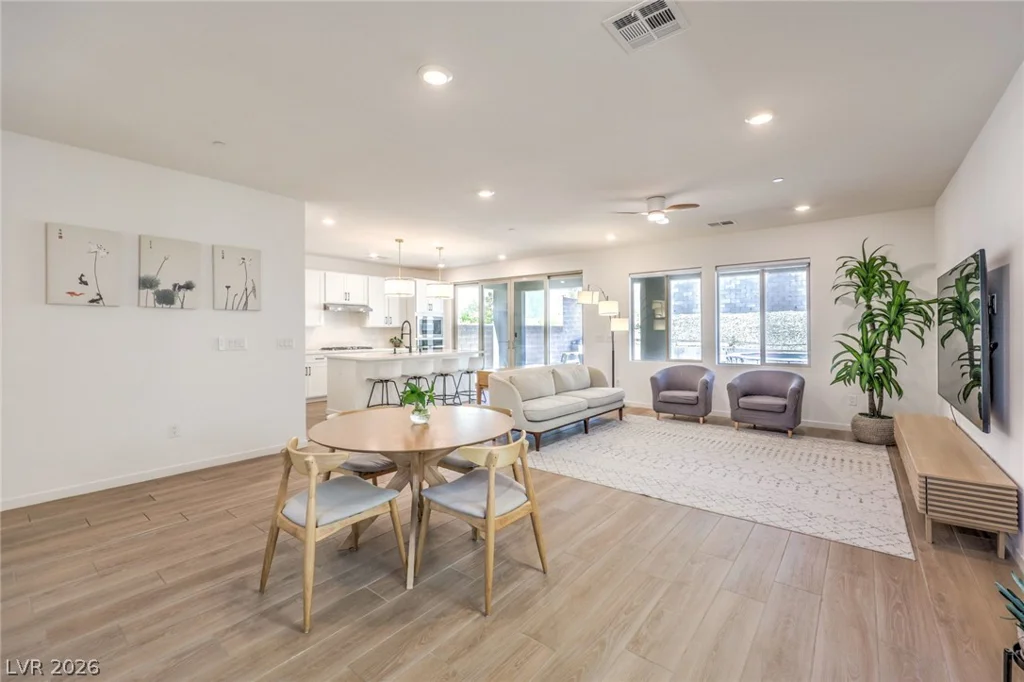 175 Medianoche, Las Vegas, NV 89138