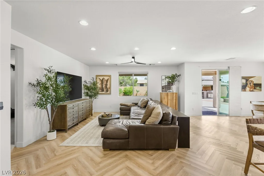 4878 Al Carrison, Las Vegas, NV 89149
