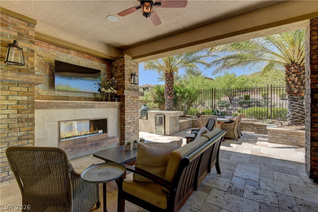 355 Nola, Las Vegas, NV 89138